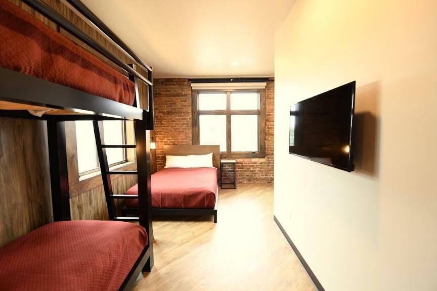 Отель Crosby Lofts Экстерьер фото