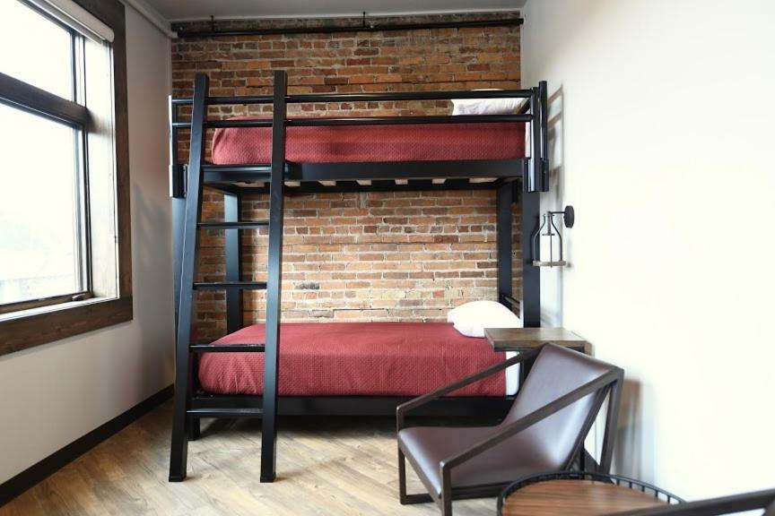 Отель Crosby Lofts Экстерьер фото